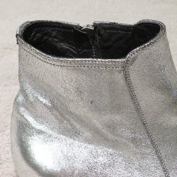 Tom Ford Edgar Silver Metallic Leather Side Zip Ankle Boots 9 T main image 15